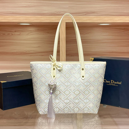 حقيبة توت مزخرفة مع حقيبة صغيرة ووشاح 8961
